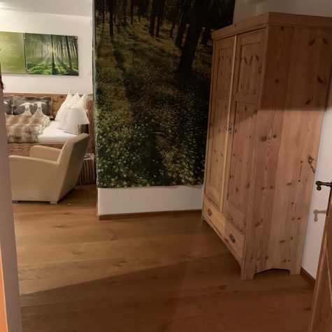 cdc6c1c8-f533-43cd-b80b-0431eb932ffe